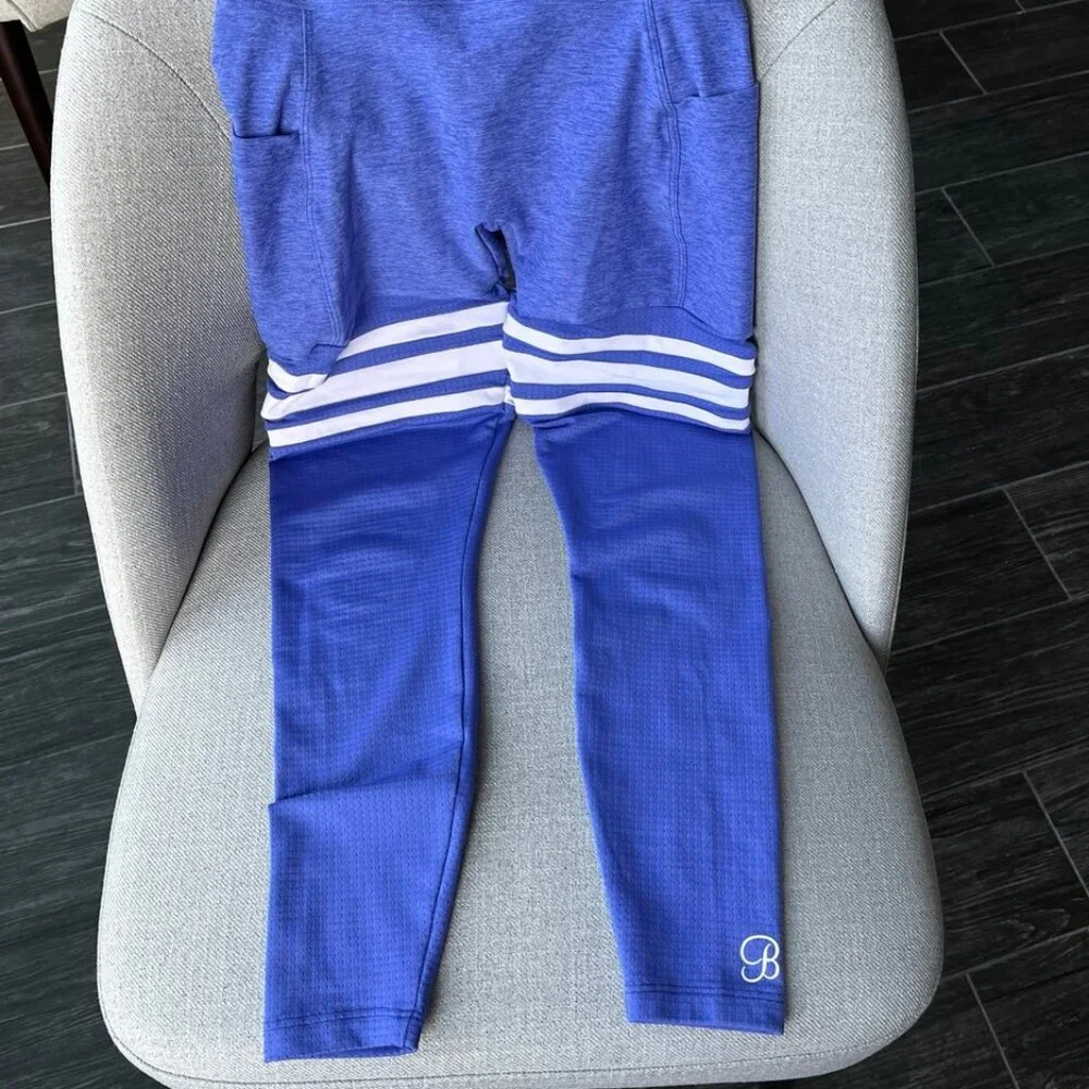 Bombshell Scrunch Leggings (LIKE NEW) - Picture 11 of 11
